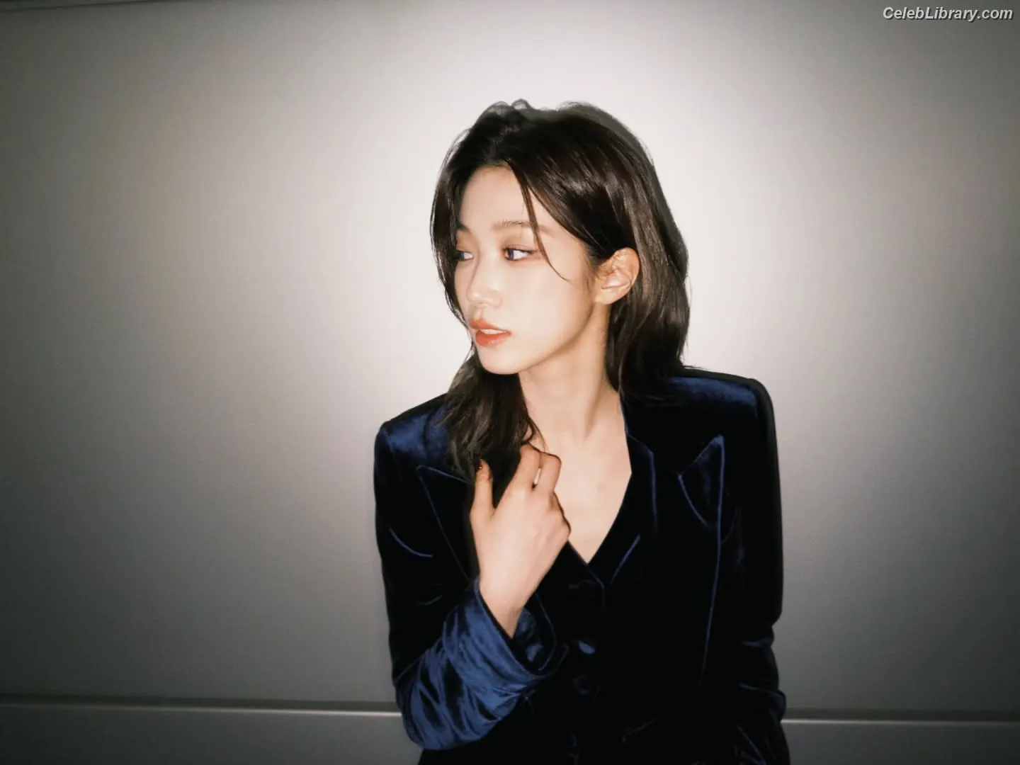 Kazuha Nakamura 中村 一葉 LESSERAFIM photo 18 of 459