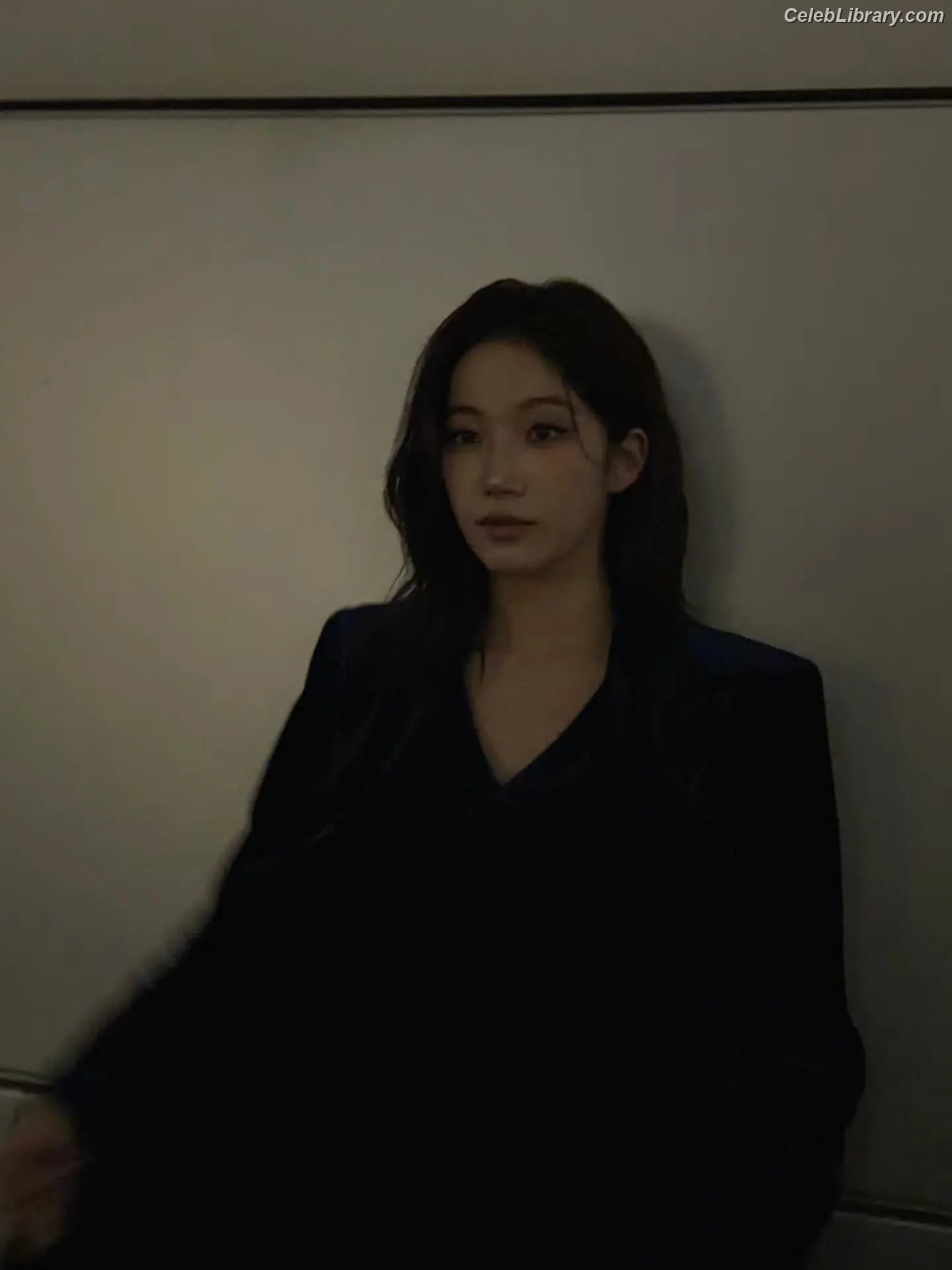 Kazuha Nakamura 中村 一葉 LESSERAFIM photo 1 of 459