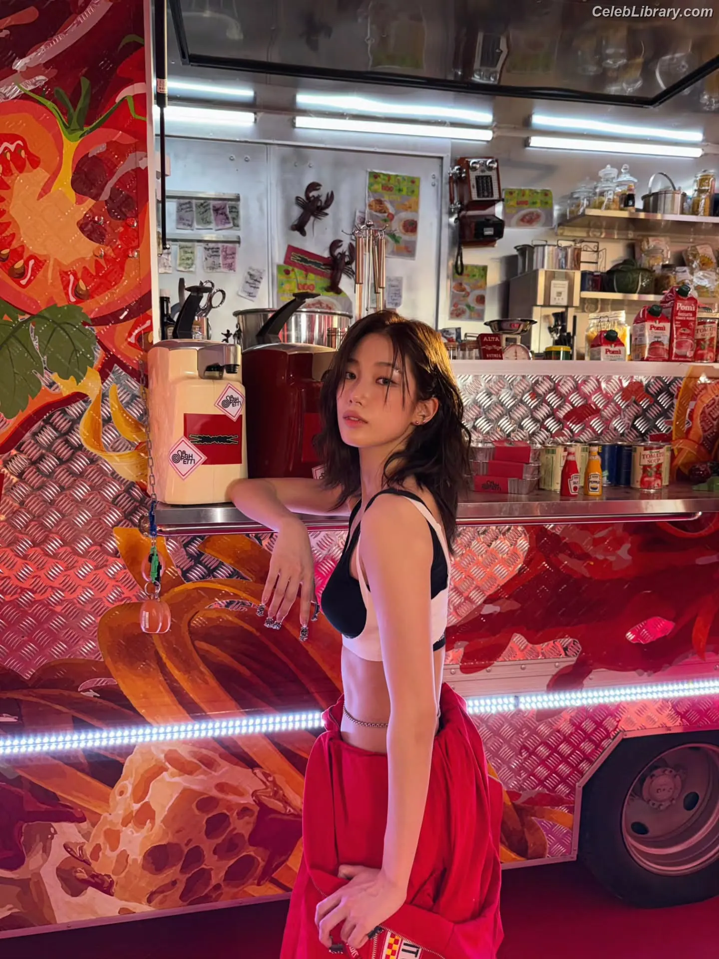 Kazuha Nakamura 中村 一葉 LESSERAFIM photo 20 of 459