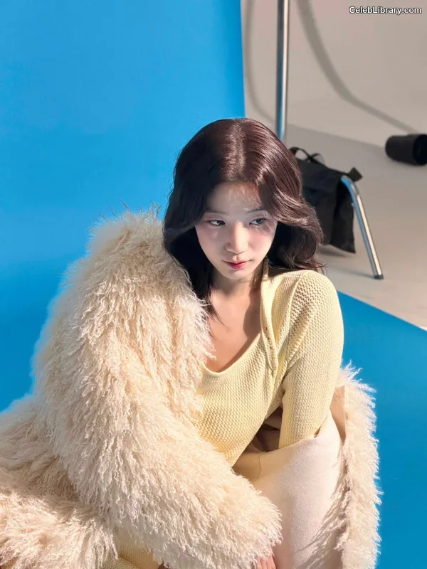 Kazuha Nakamura 中村 一葉  LESSERAFIM photo 17 of 460