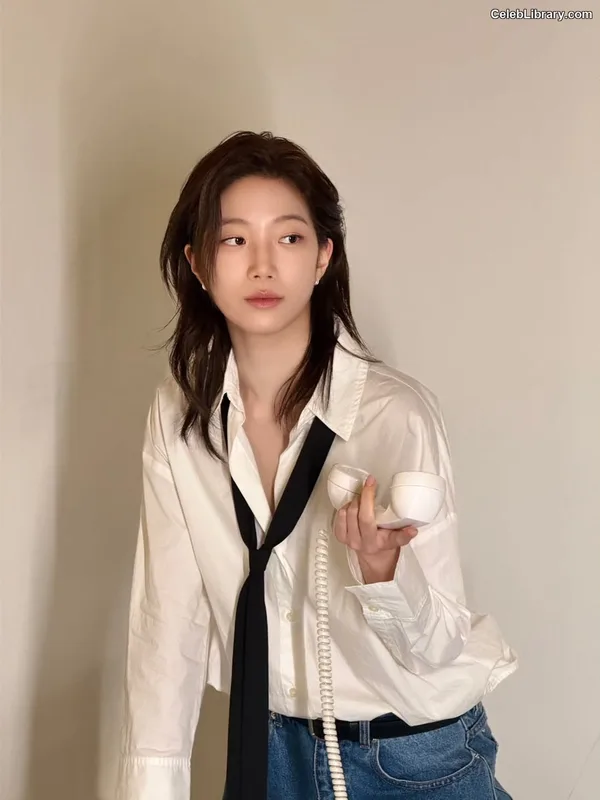 Kazuha Nakamura 中村 一葉  LESSERAFIM photo 8 of 460