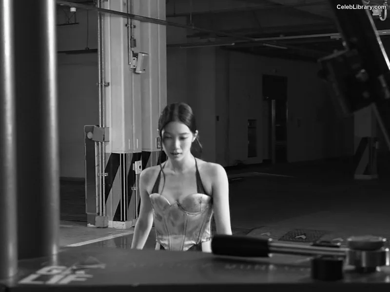 Kazuha Nakamura 中村 一葉  LESSERAFIM photo 10 of 460