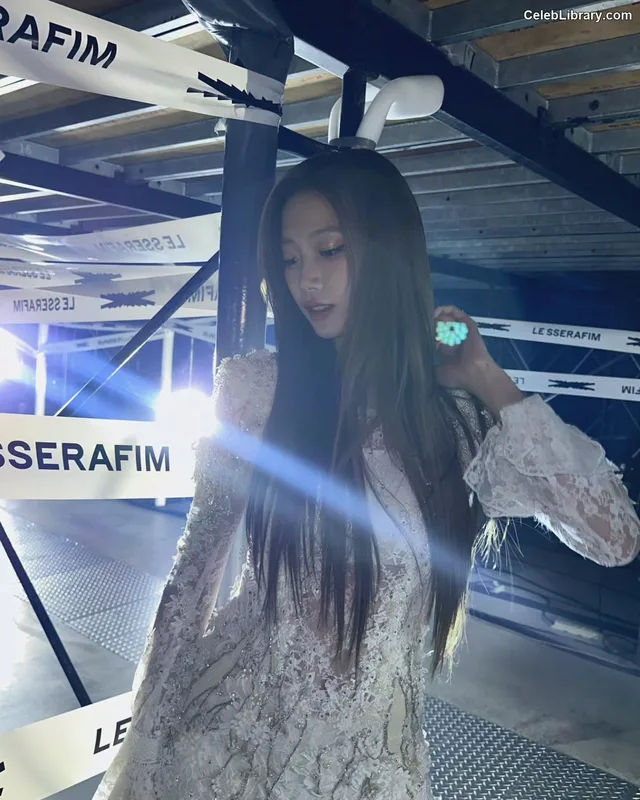 Kazuha Nakamura 中村 一葉  LESSERAFIM photo 1 of 460