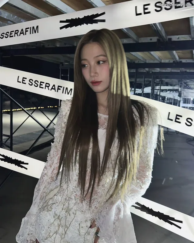 Kazuha Nakamura 中村 一葉  LESSERAFIM photo 2 of 460