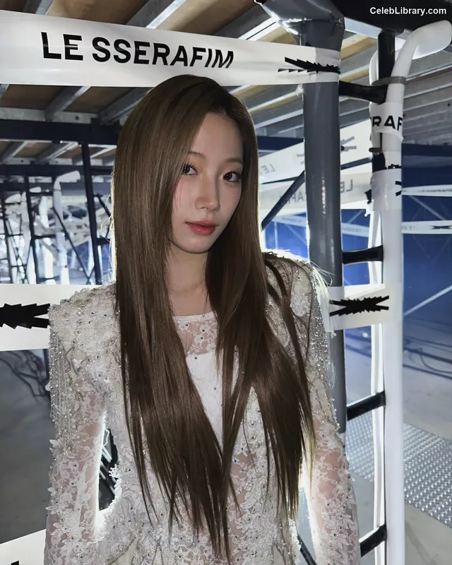 Kazuha Nakamura 中村 一葉  LESSERAFIM photo 4 of 460