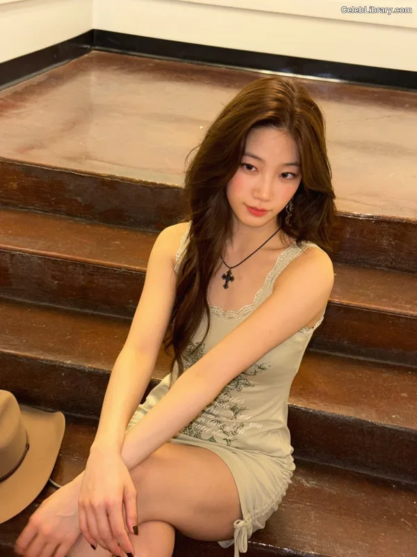 Kazuha Nakamura 中村 一葉  LESSERAFIM photo 14 of 460