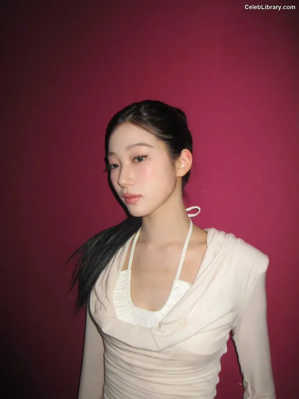 Kazuha Nakamura 中村 一葉  LESSERAFIM photo 4 of 460