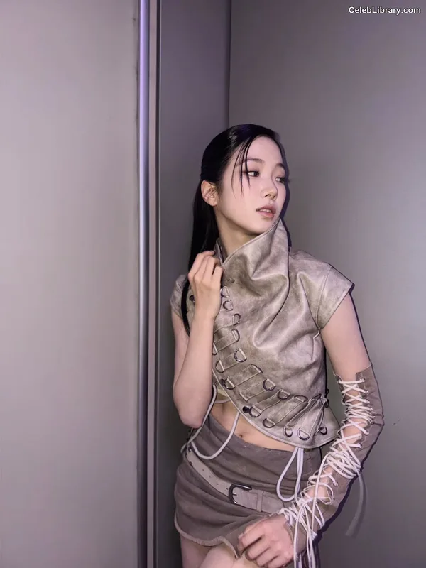 Kazuha Nakamura 中村 一葉  LESSERAFIM photo 6 of 460