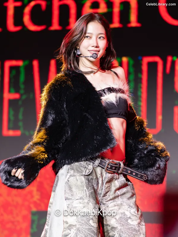 Kazuha Nakamura 中村 一葉 LESSERAFIM photo 10 of 460