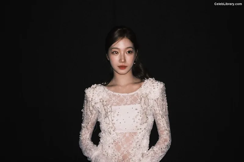 Kazuha Nakamura 中村 一葉 LESSERAFIM photo 19 of 460