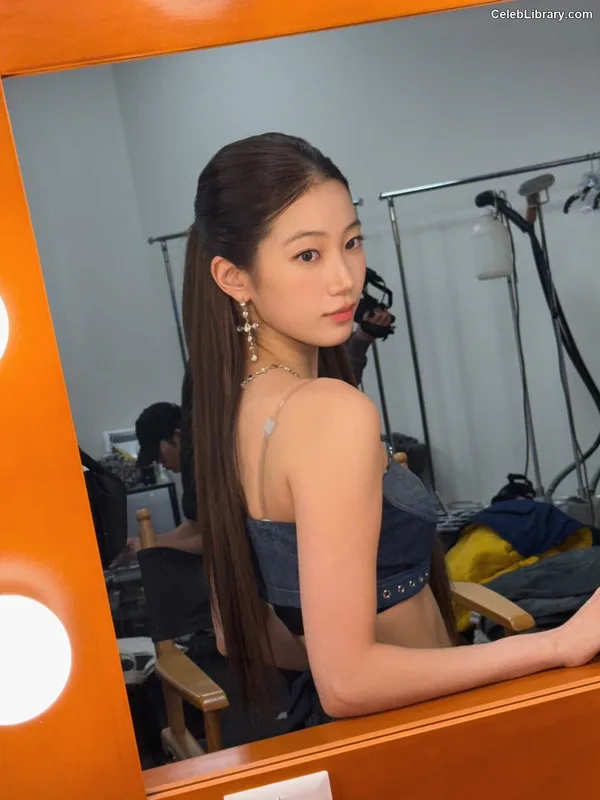 Kazuha Nakamura 中村 一葉 LESSERAFIM photo 20 of 460