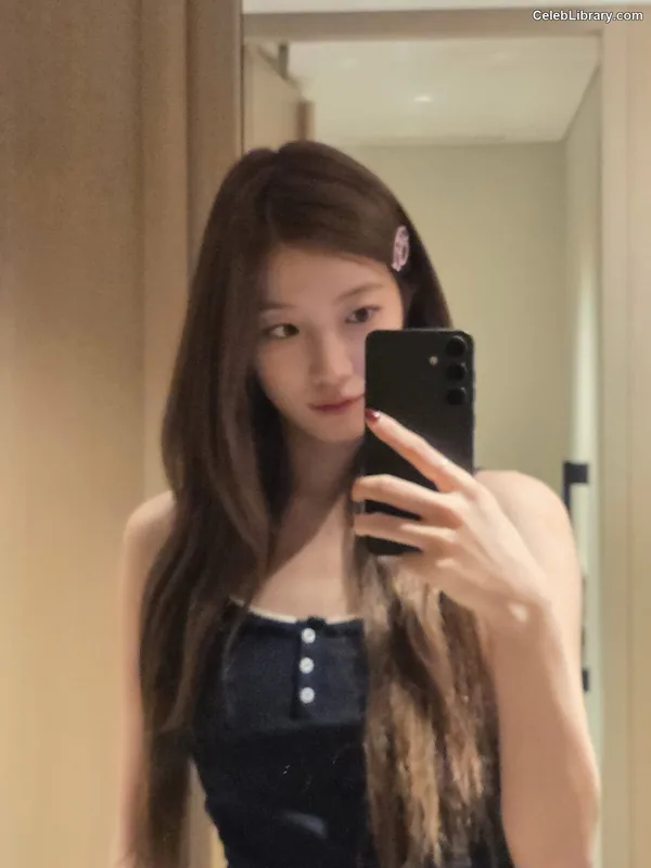 Kazuha Nakamura 中村 一葉 LESSERAFIM photo 21 of 460