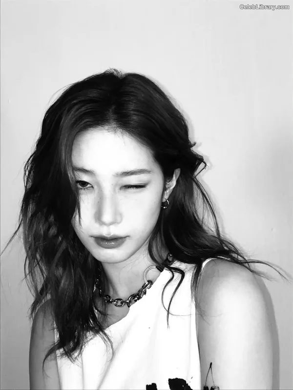 Kazuha Nakamura 中村 一葉  LESSERAFIM photo 16 of 460