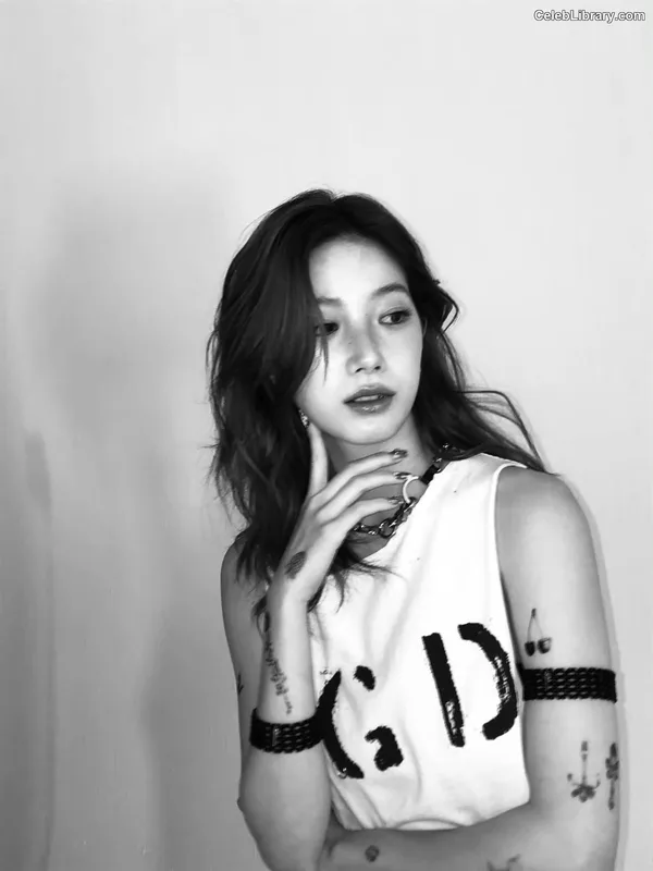 Kazuha Nakamura 中村 一葉  LESSERAFIM photo 20 of 460