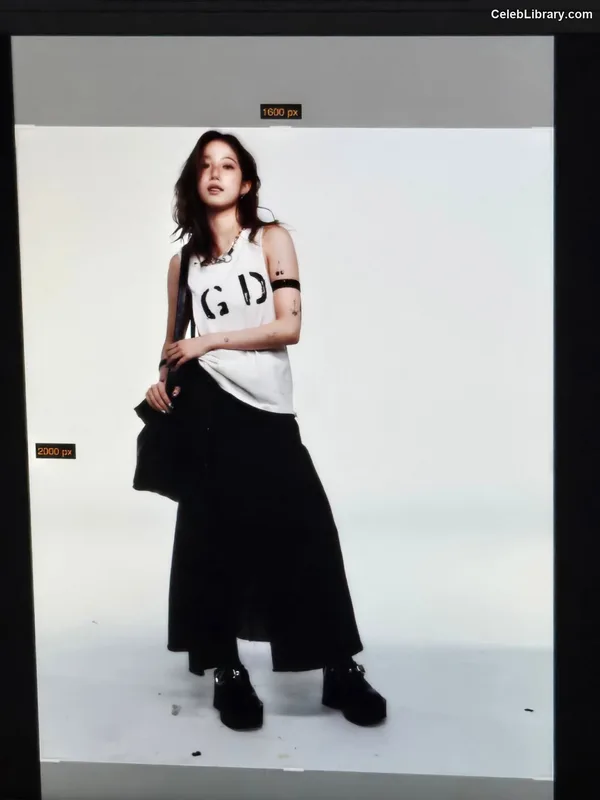 Kazuha Nakamura 中村 一葉  LESSERAFIM photo 24 of 460