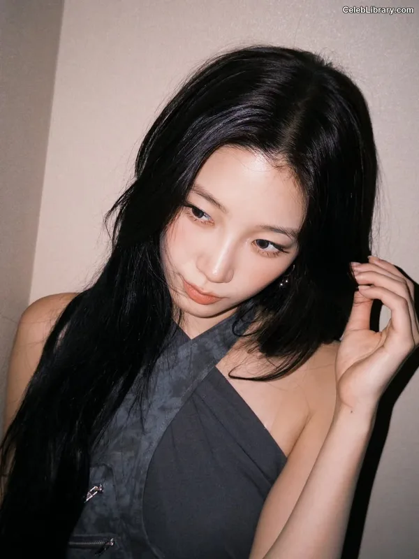 Kazuha Nakamura 中村 一葉  LESSERAFIM photo 9 of 460