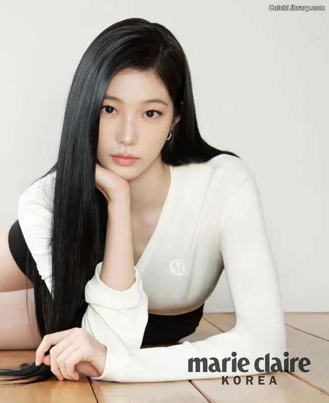 Kazuha Nakamura 中村 一葉  LESSERAFIM photo 10 of 460