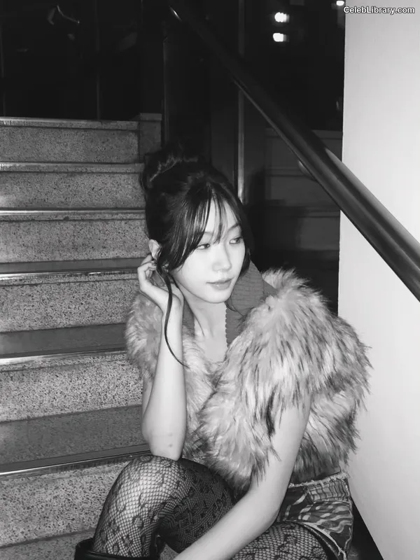 Kazuha Nakamura 中村 一葉  LESSERAFIM photo 15 of 460