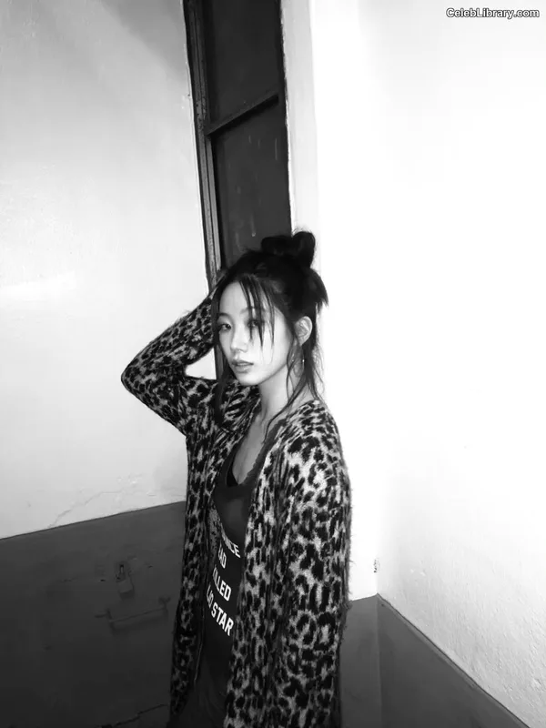 Kazuha Nakamura 中村 一葉  LESSERAFIM photo 4 of 460