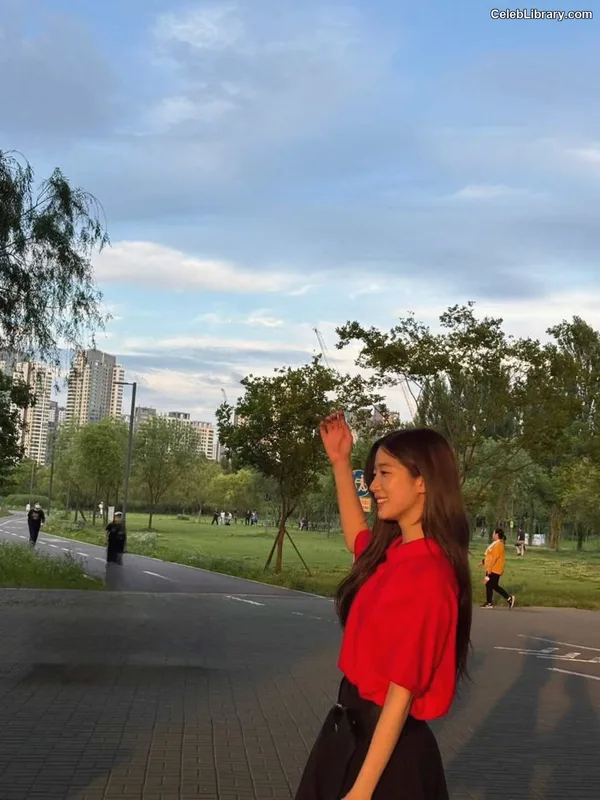 Kazuha Nakamura 中村 一葉  LESSERAFIM photo 22 of 460