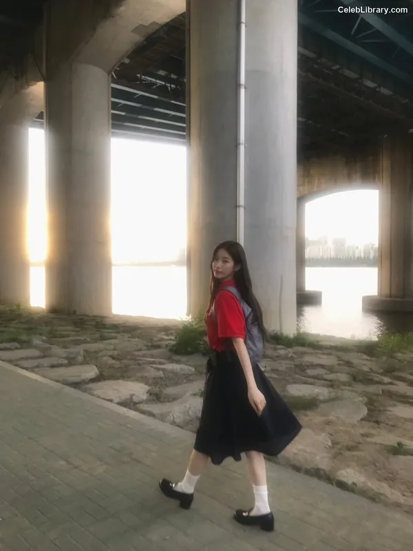 Kazuha Nakamura 中村 一葉  LESSERAFIM photo 3 of 460