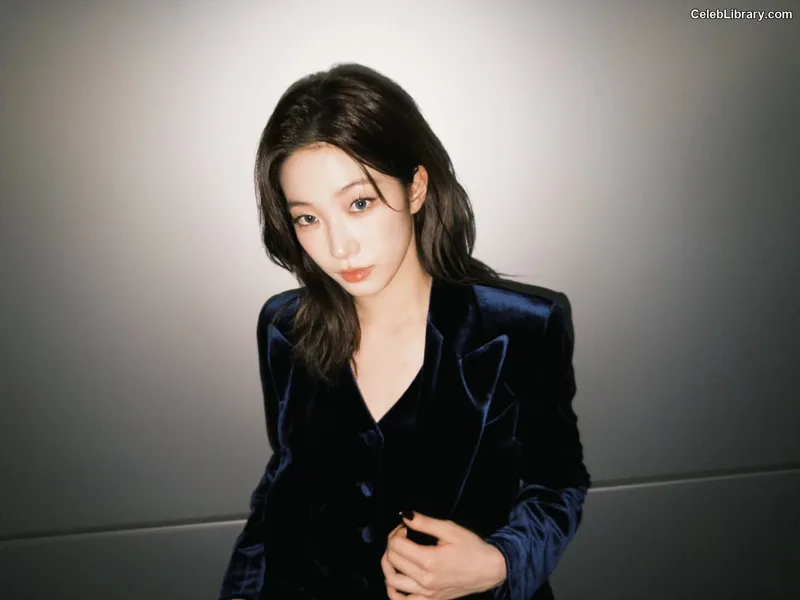 Kazuha Nakamura 中村 一葉  LESSERAFIM photo 20 of 460