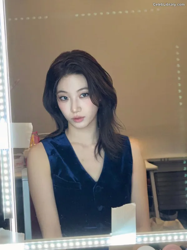 Kazuha Nakamura 中村 一葉  LESSERAFIM photo 6 of 460