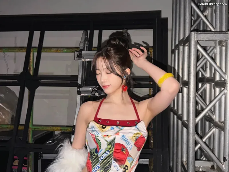 Kazuha Nakamura 中村 一葉  LESSERAFIM photo 11 of 460