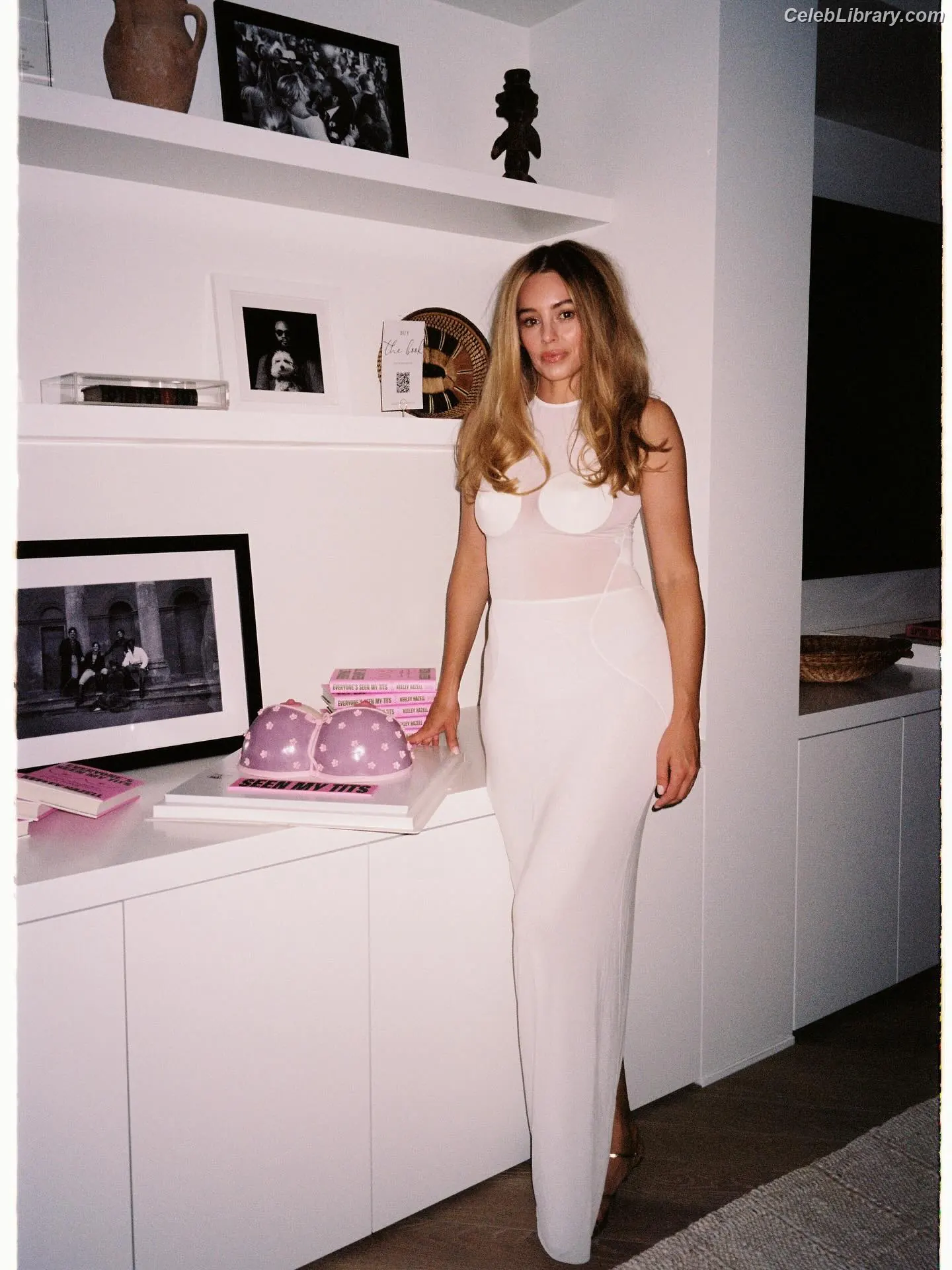 Keeley Hazell photo 6 of 1480