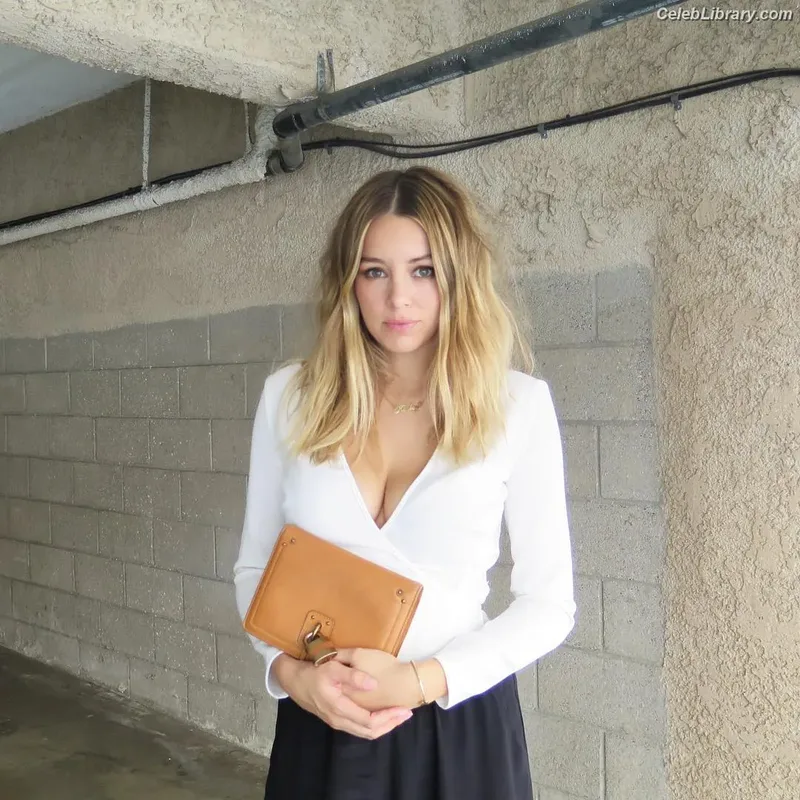 Keeley Hazell photo 22 of 1481