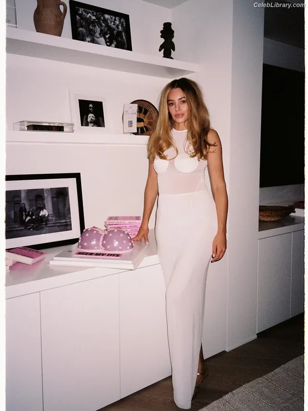 Keeley Hazell photo 6 of 1481