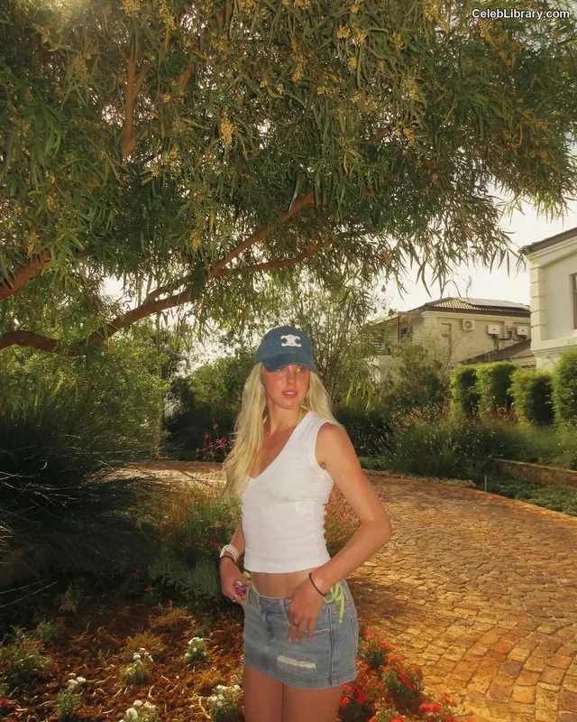 Keely Hodgkinson photo 3 of 385