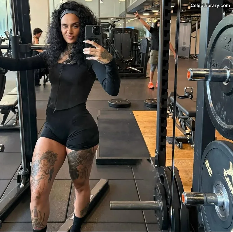 Kehlani photo 17 of 593