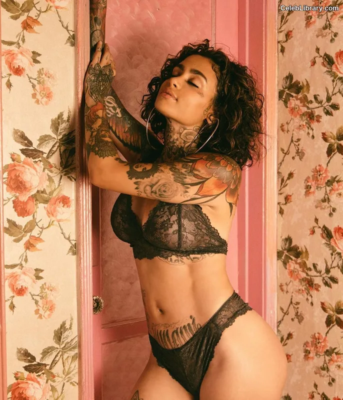 Kehlani photo 17 of 593