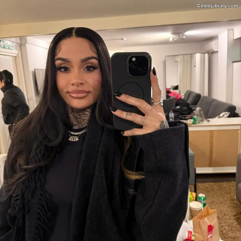 Kehlani photo 21 of 593