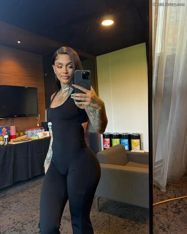 Kehlani photo 1 of 593