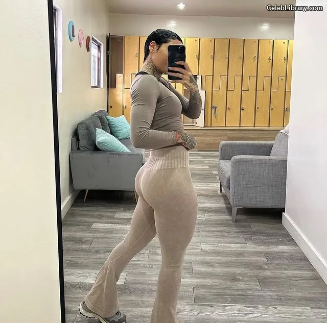Kehlani photo 10 of 593