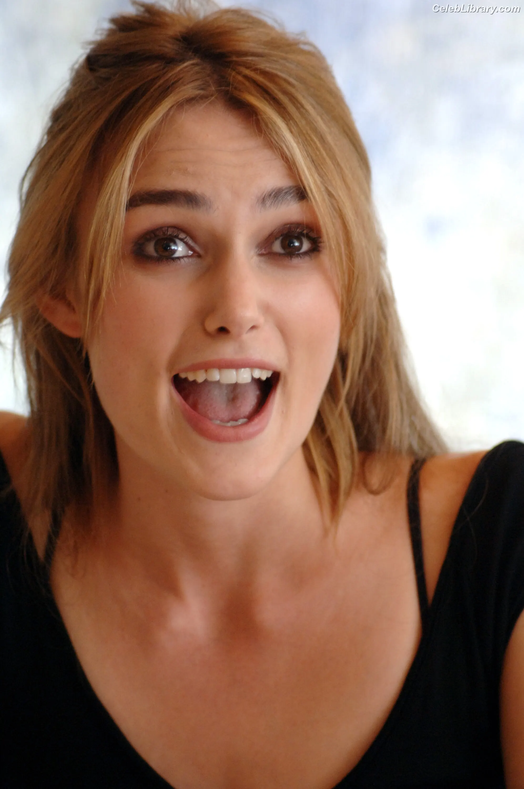 Keira Knightley photo 9 of 493