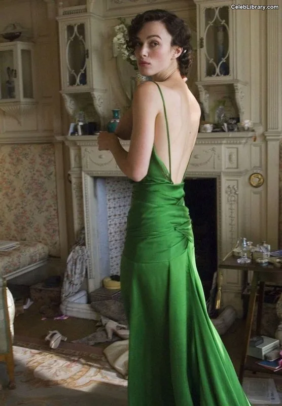 Keira Knightley photo 11 of 490