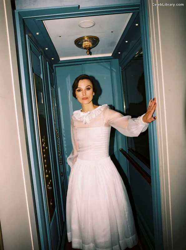 Keira Knightley photo 5 of 490