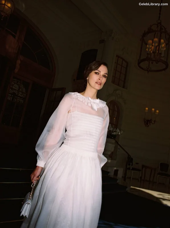 Keira Knightley photo 8 of 490