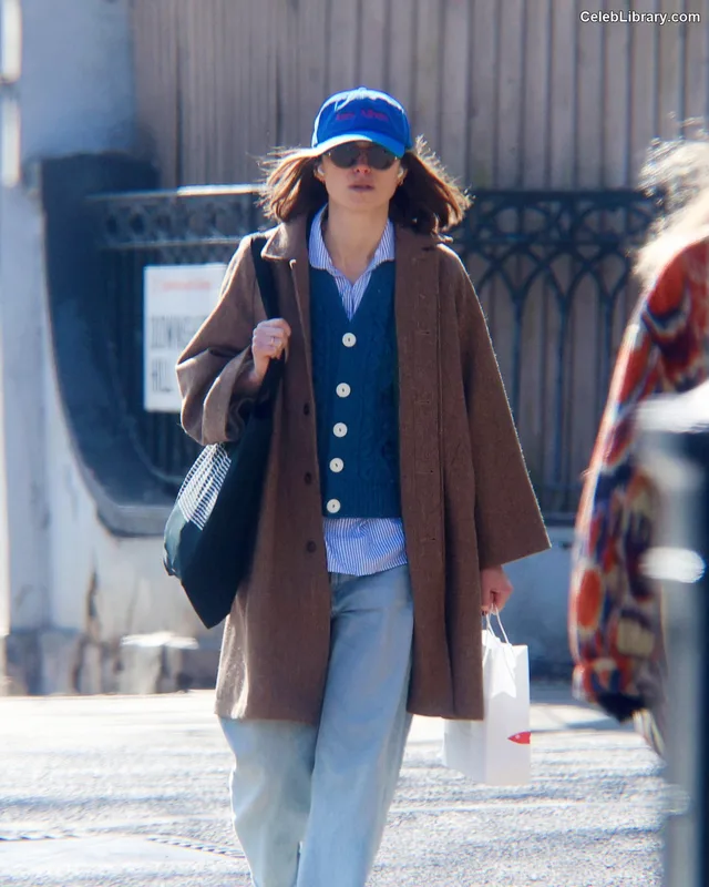 Keira Knightley photo 21 of 490