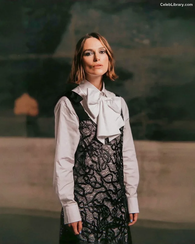 Keira Knightley photo 8 of 490