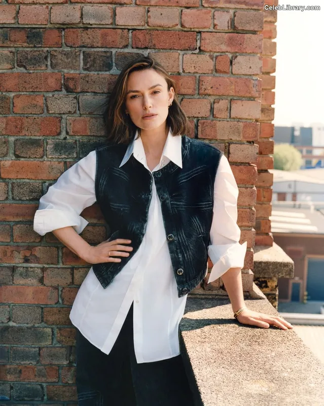 Keira Knightley photo 19 of 490