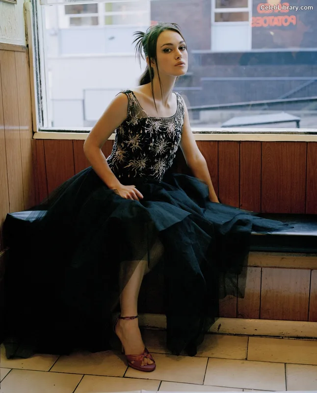 Keira Knightley photo 11 of 490