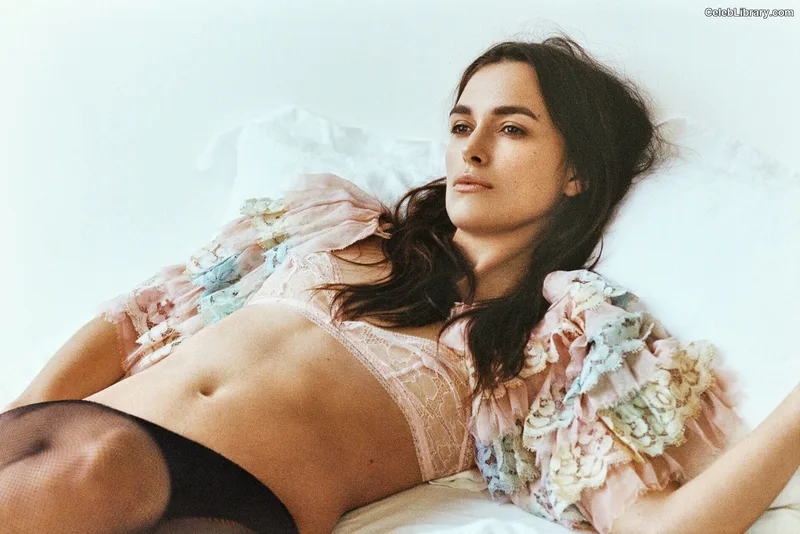 Keira Knightley photo 13 of 490