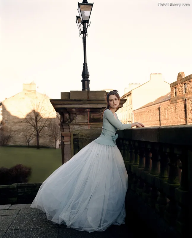 Keira Knightley photo 18 of 490