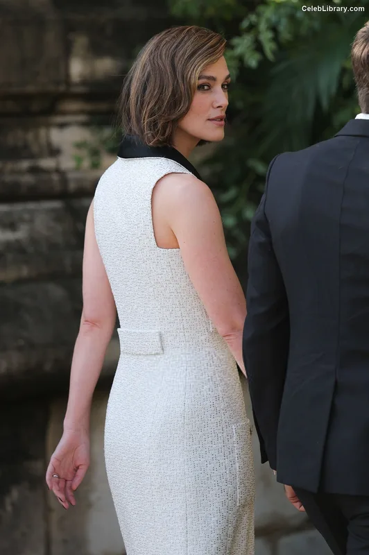 Keira Knightley photo 8 of 490