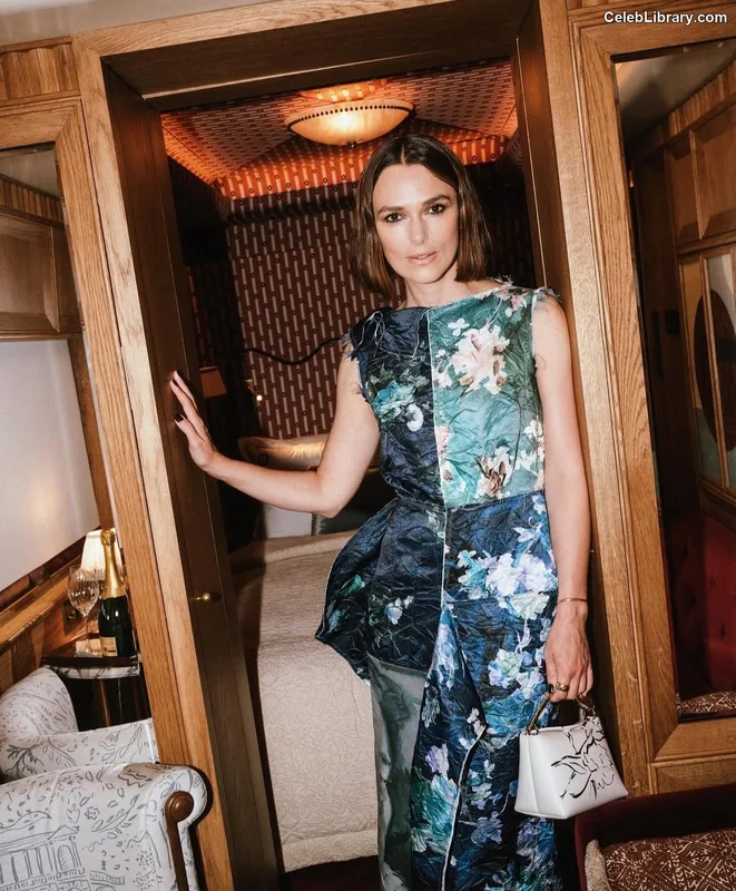Keira Knightley photo 23 of 490