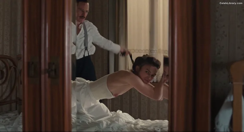 Keira Knightley photo 8 of 490
